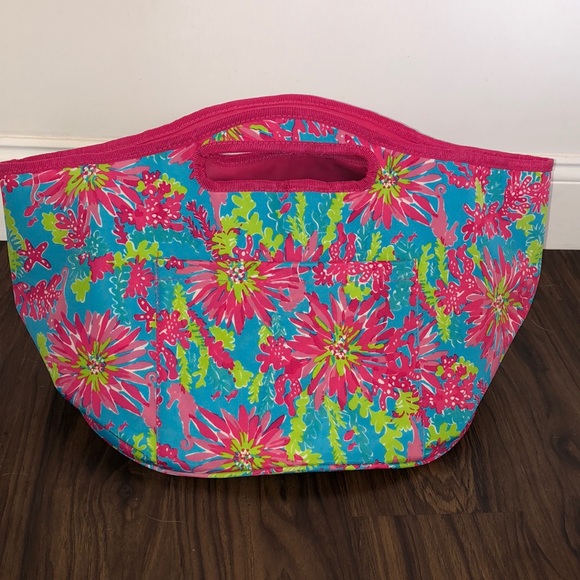 Lilly Pulitzer Handbags - Lilly Pulitzer packable cooler bag